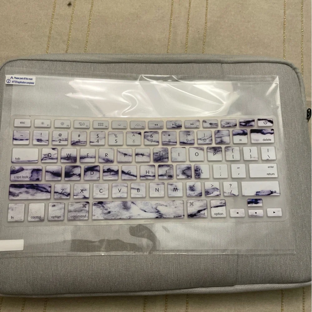 NWT 13” Computer/Tablet Padded Exterior Zipped Cover w/Crystal & Scrub Shells